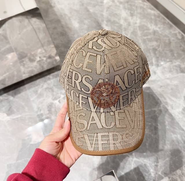 Versace 范思哲 24秋款款棒球帽最简洁的款式 专柜最新上市 市面独一无二版本 进口面料 做工走线整齐 绝对的高品质